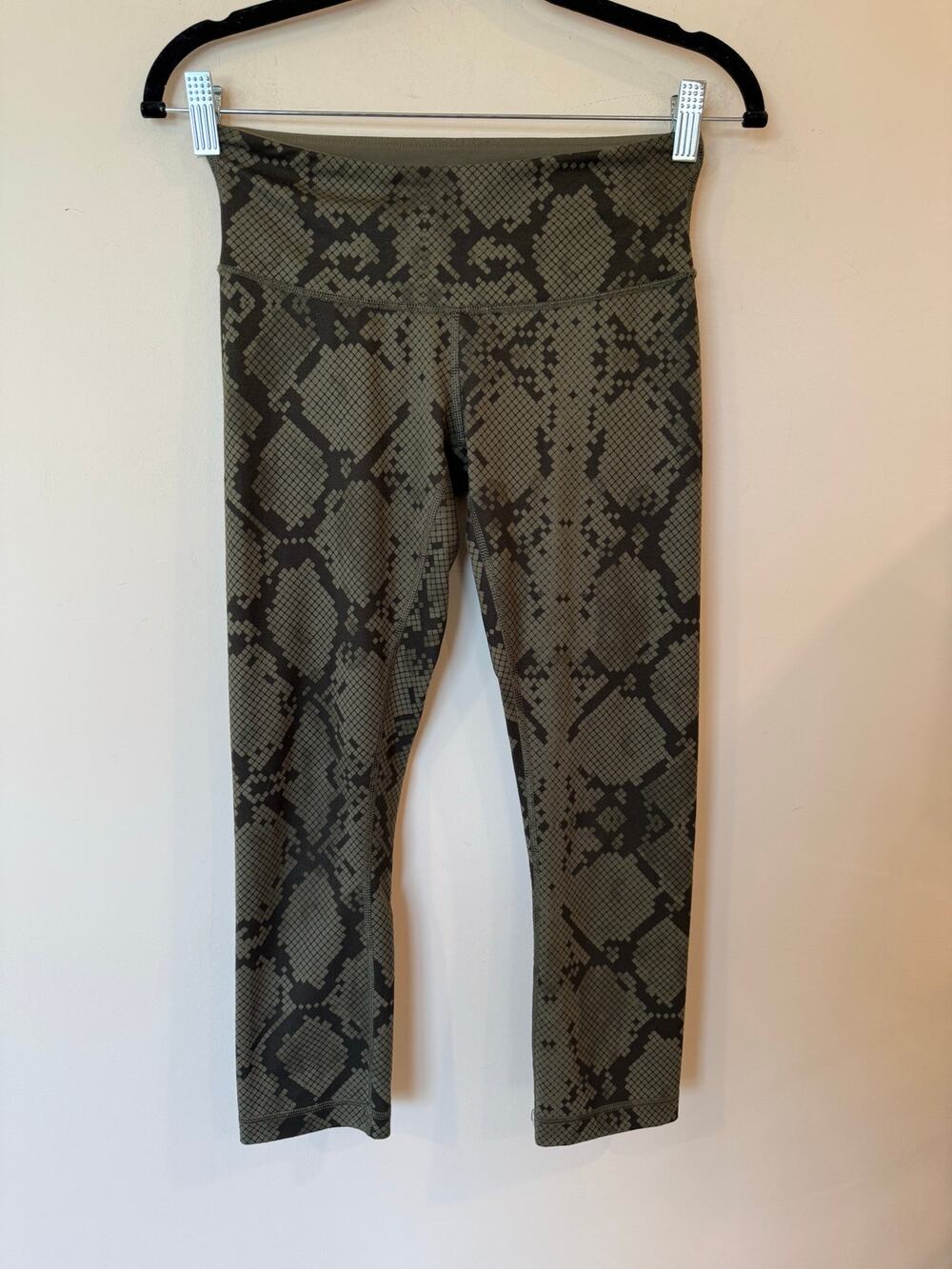 Lululemon Wunder Under Crop Leggings Womens 4 Ziggy Snake Fatigue Gator Green